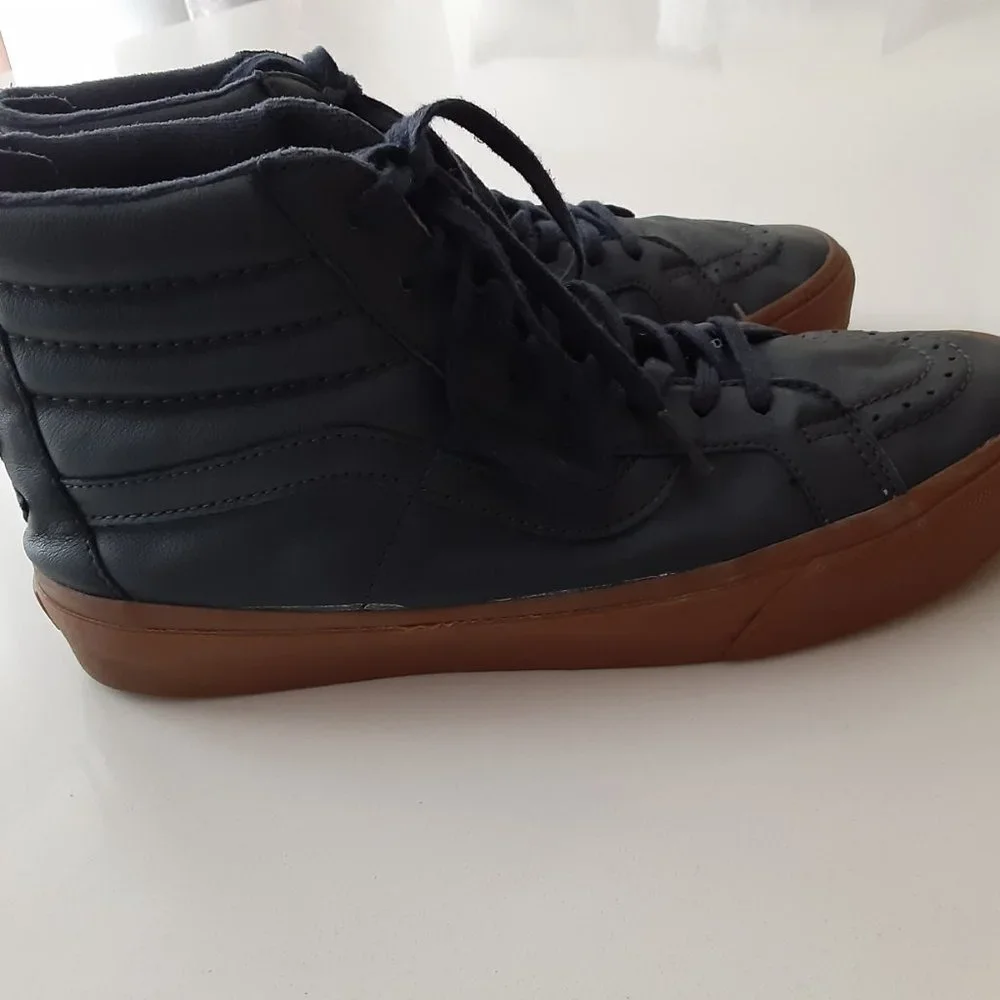 Vans van dark